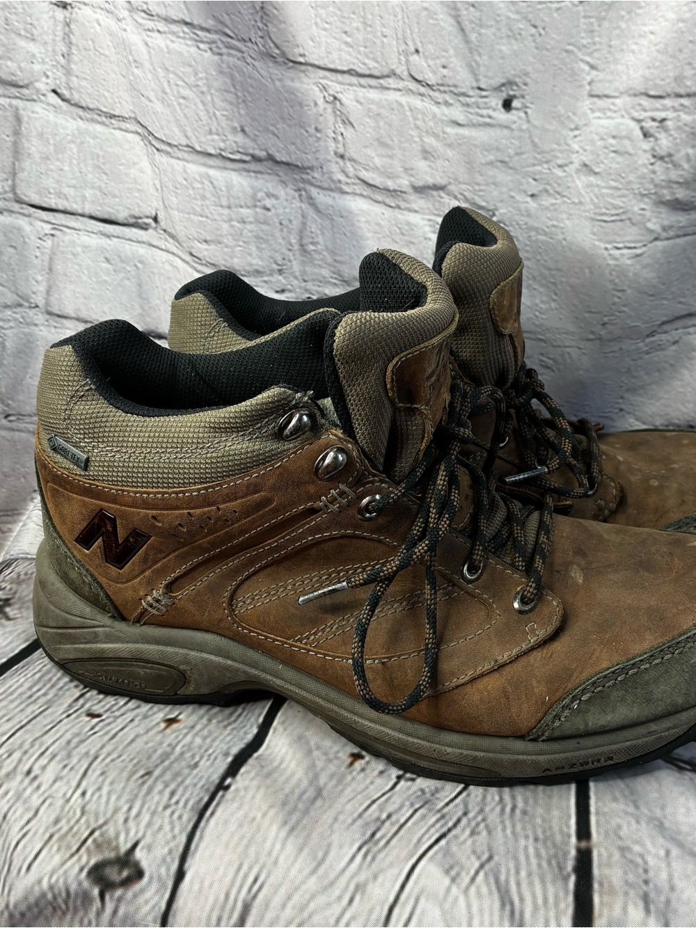 New Balance 1569 Men’s Sz 12 Gore-Tex Brown Leather Hiking Boots MW1569BR AS IS - Picture 2 of 10